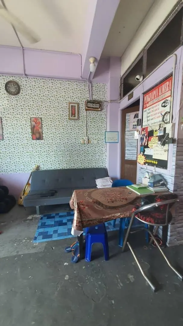 Spot On 90836 Penginapan Almera Inanam Hotel