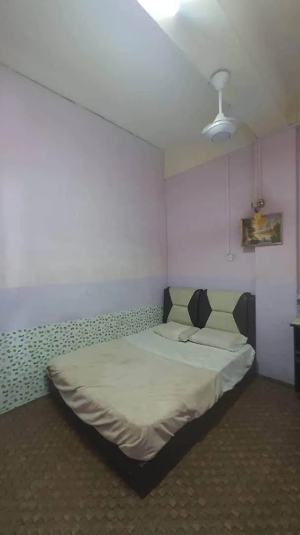Hotel Spot On 90836 Penginapan Almera Inanam