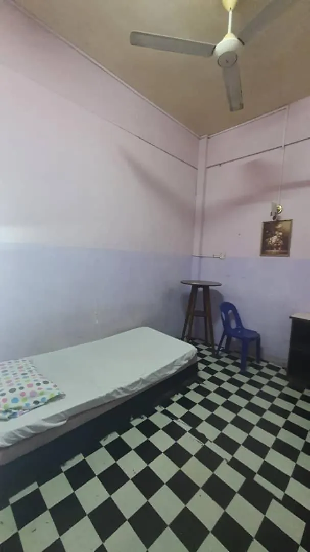 Spot On 90836 Penginapan Almera Inanam